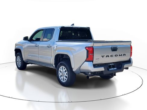 Certified 2024 Toyota Tacoma SR5 w/ SR5 Upgrade Package AWD/4WD image 5