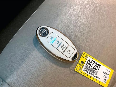 Used 2015 Nissan Altima 2.5 S w/ Power Driver Seat Package image 13