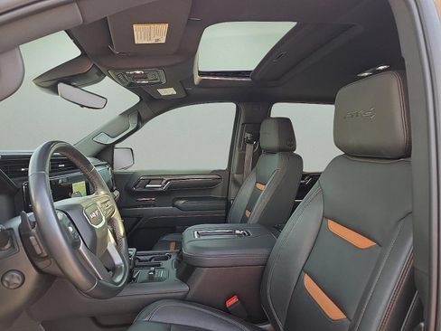 Certified 2022 GMC Sierra 1500 AT4 w/ AT4 Premium Package AWD/4WD image 9