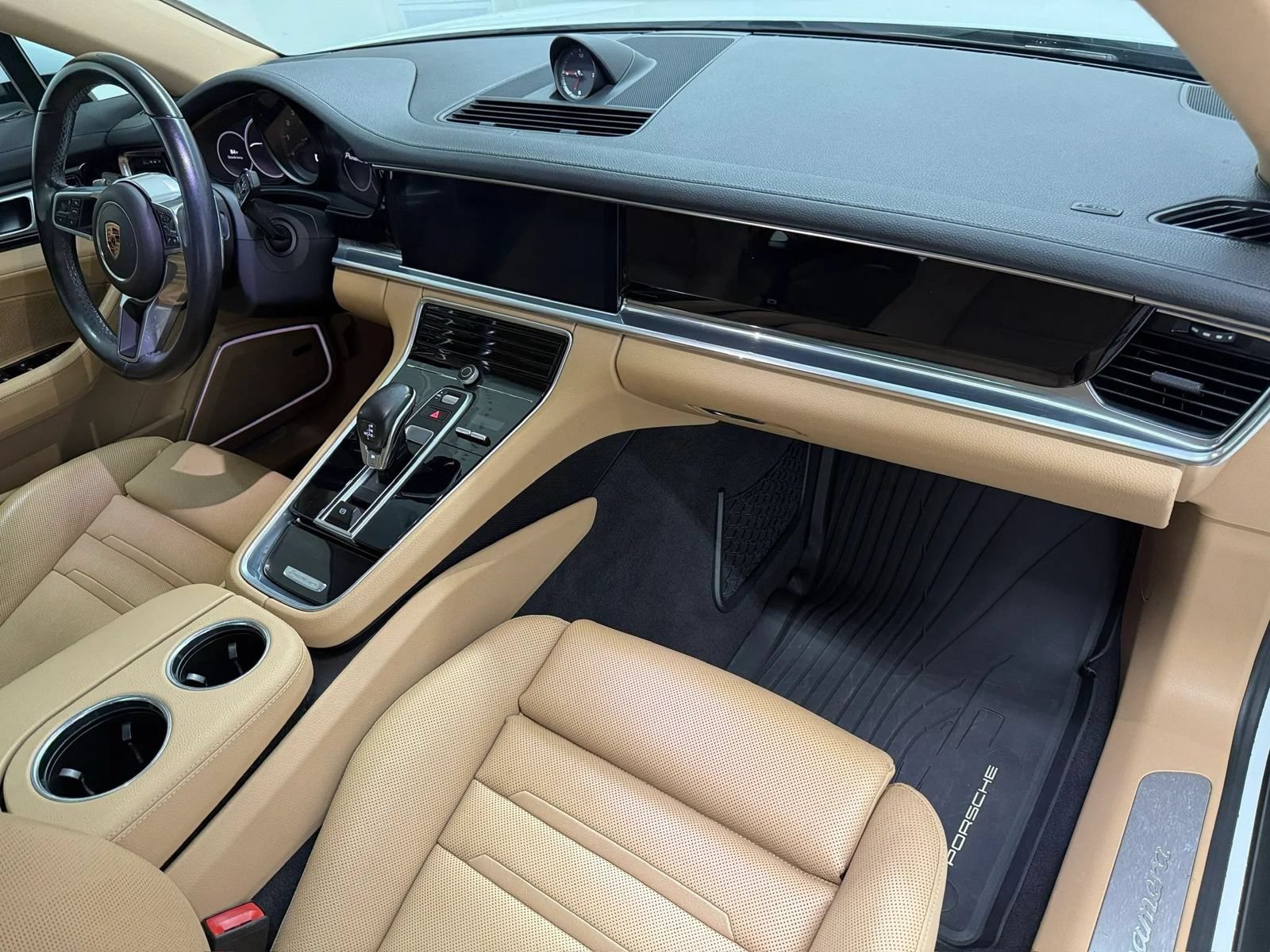 Used 2018 Porsche Panamera RWD image 13
