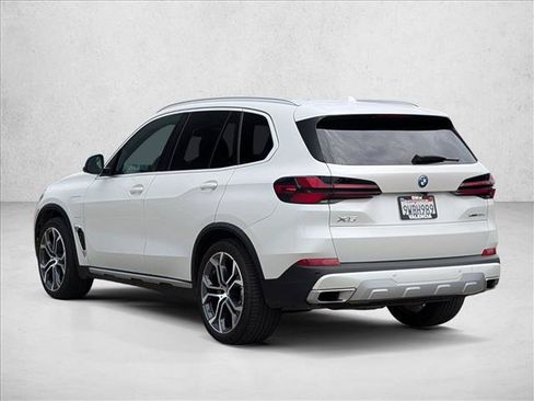 Used 2026 BMW X5 xDrive50e w/ Parking Assistance Package AWD/4WD image 8
