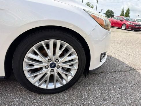 Used 2018 Ford Focus Titanium FWD image 31