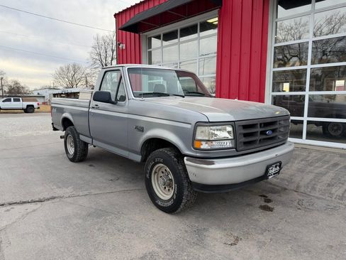 Used 1994 Ford F150 4x4 Regular Cab image 2