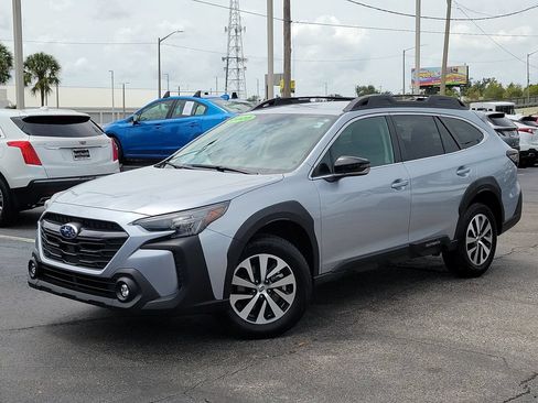 Used 2025 Subaru Outback Premium AWD/4WD image 1