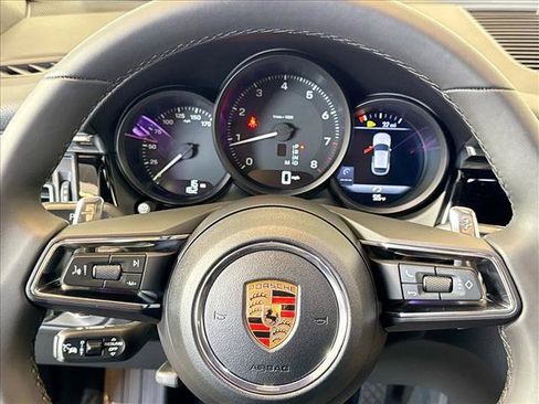Certified 2026 Porsche Macan AWD/4WD image 14