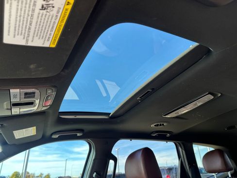 Used 2023 Kia Telluride EX w/ EX Captain's Chair Package image 21