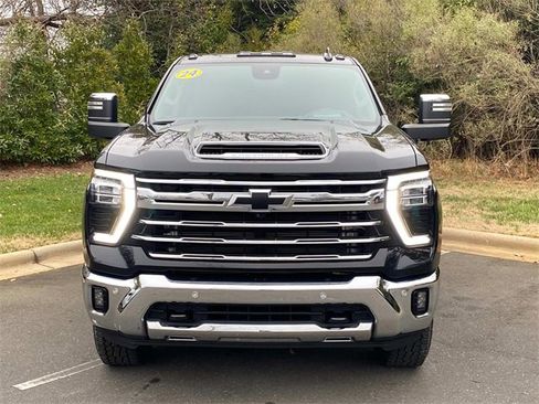 Used 2024 Chevrolet Silverado 2500 LTZ w/ LTZ Convenience Package image 2