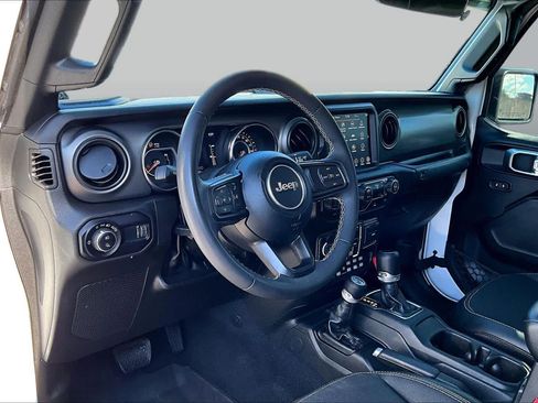 Used 2023 Jeep Gladiator Sport AWD/4WD image 18