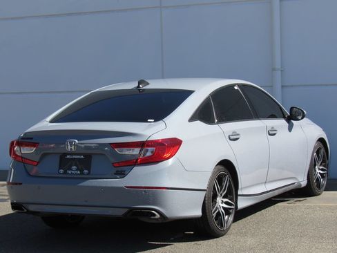 Used 2021 Honda Accord Touring image 6
