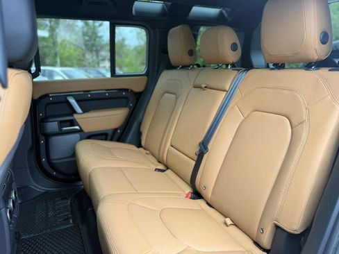 Used 2024 Land Rover Defender 110 V8 image 16