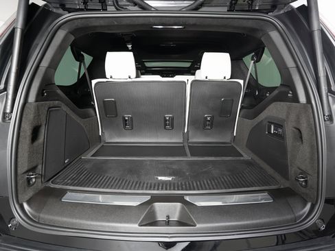 Used 2025 Cadillac Escalade ESV V w/ LPO, ONYX Package image 12