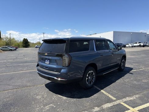 New 2026 Chevrolet Suburban LT w/ Comfort Package AWD/4WD image 5