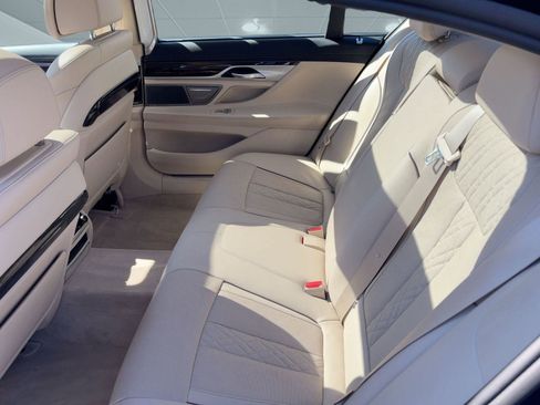 Used 2016 BMW 750i image 15