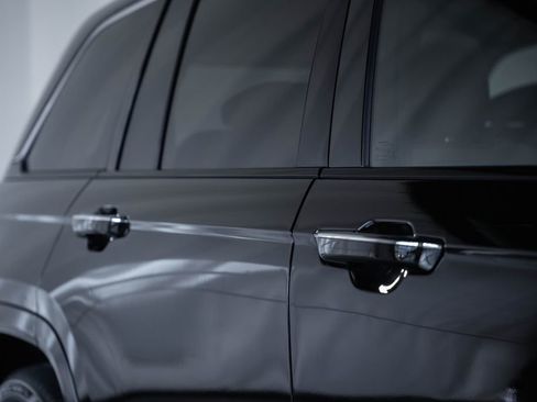 Certified 2023 Jeep Grand Cherokee Overland image 21