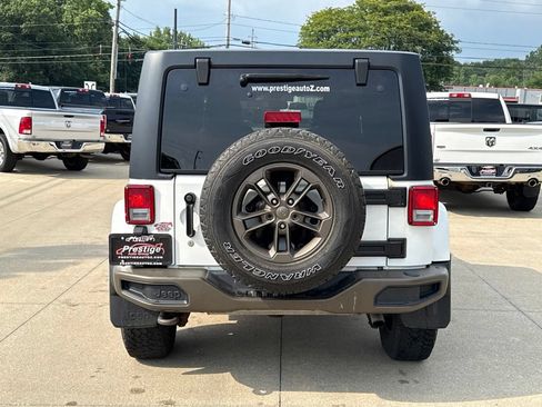 Used 2017 Jeep Wrangler Unlimited Sahara AWD/4WD image 14