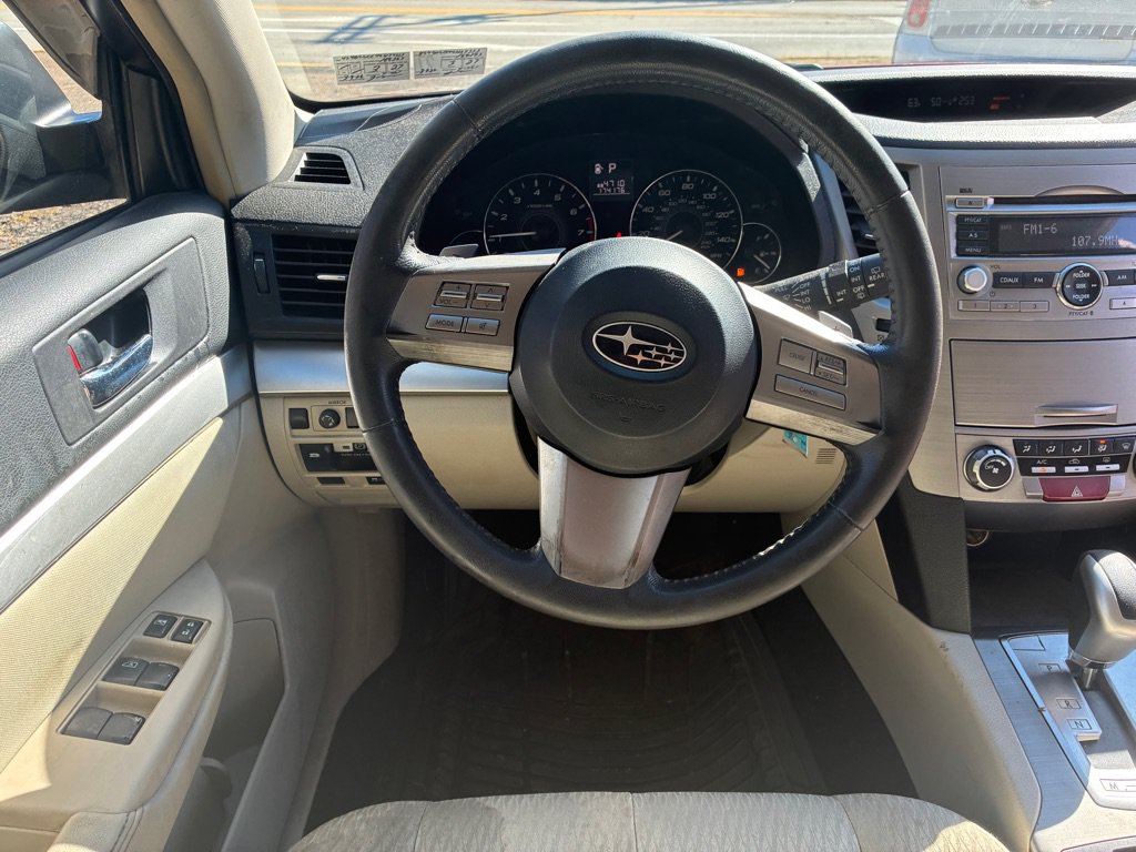 Used 2011 Subaru Outback 2.5i Premium w/ All-Weather Pkg AWD/4WD image 17