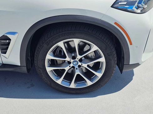 Used 2024 BMW X5 xDrive50e AWD/4WD image 9