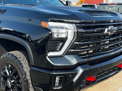 Used 2025 Chevrolet Silverado 2500 LTZ w/ Trail Boss Package image 16