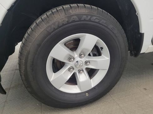 Used 2020 RAM 1500 Tradesman w/ Popular Equipment Group RWD image 31