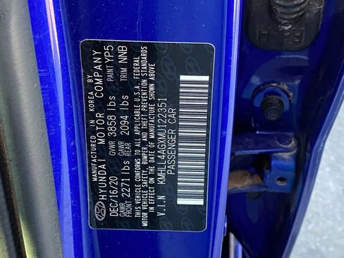 Used 2021 Hyundai Elantra SE image 30