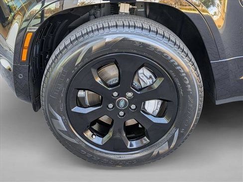 Used 2023 Land Rover Defender 110 X-Dynamic SE AWD/4WD image 25