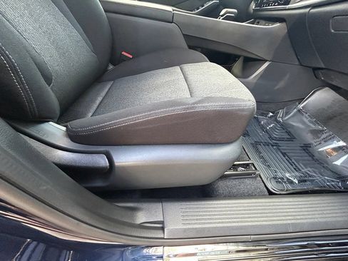 Used 2025 Nissan Rogue SV FWD image 23