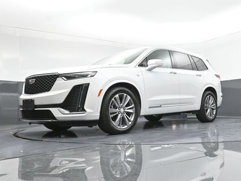 Used 2023 Cadillac XT6 Premium Luxury image 32