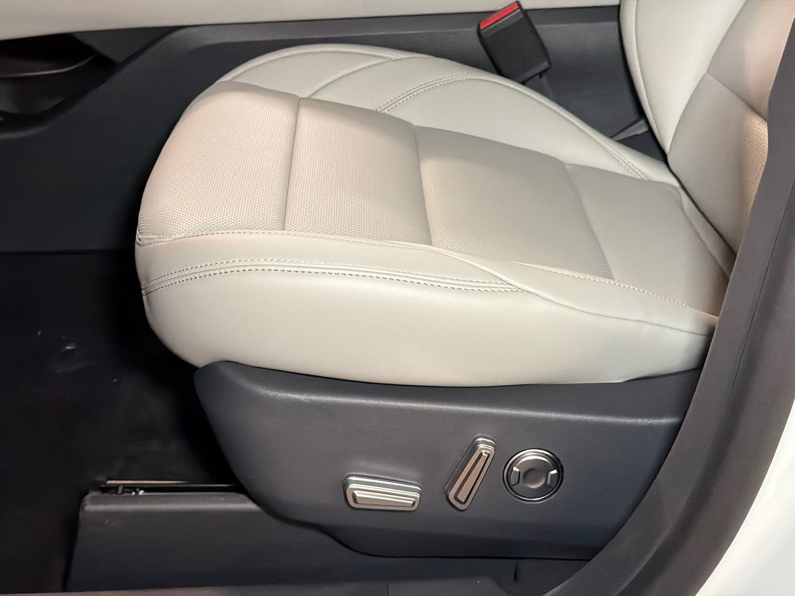 New 2026 Lincoln Nautilus Premier AWD/4WD image 15