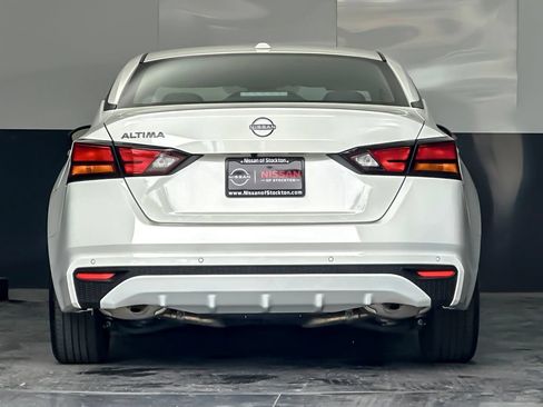 Used 2025 Nissan Altima 2.5 S FWD image 4