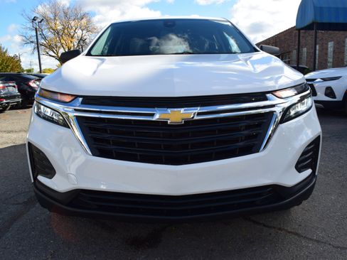 Used 2023 Chevrolet Equinox LS w/ LS Convenience Package image 4