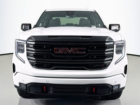 Used 2025 GMC Sierra 1500 AT4 image 2