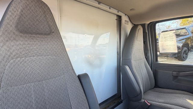 Used 2021 Chevrolet Express 4500 Extended w/ Power Convenience Package RWD image 16
