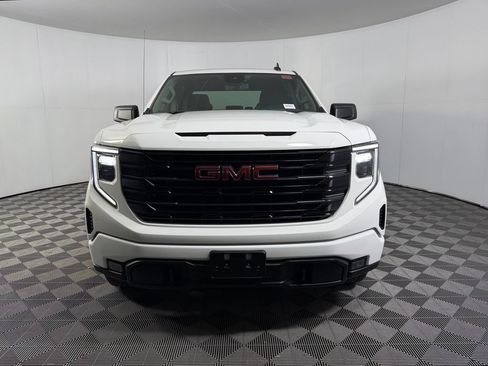 Used 2023 GMC Sierra 1500 Elevation AWD/4WD image 3