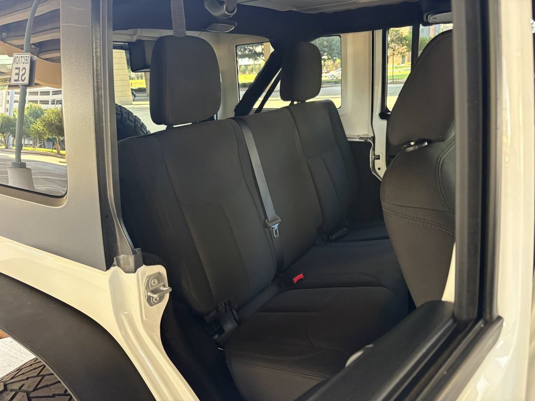 Used 2018 Jeep Wrangler Unlimited Sport S AWD/4WD image 30