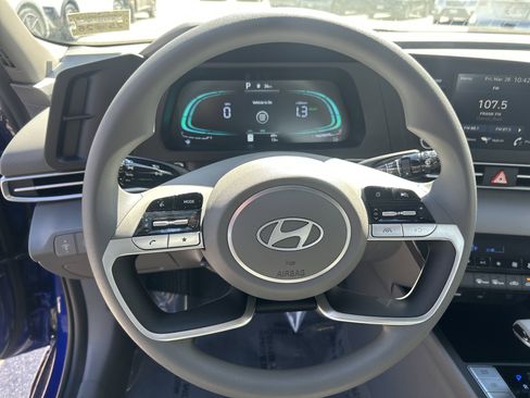 New 2025 Hyundai Elantra Blue image 20