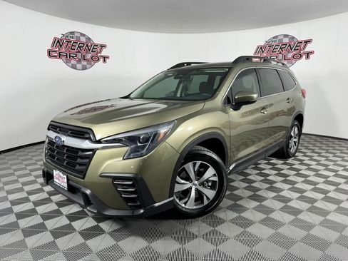 Used 2024 Subaru Ascent Premium w/ Convenience Package image 1