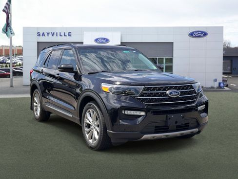 Used 2023 Ford Explorer XLT w/ Equipment Group 202A AWD/4WD image 6