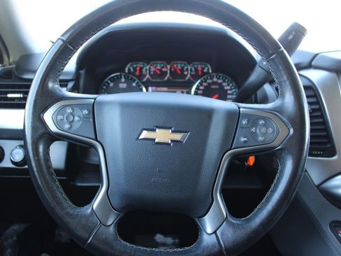 Used 2019 Chevrolet Suburban LT image 32