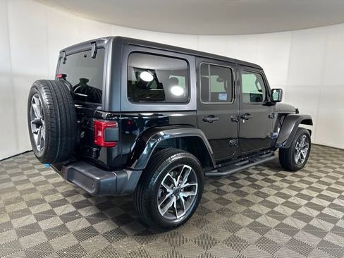 Used 2024 Jeep Wrangler Unlimited w/ Convenience Group image 3