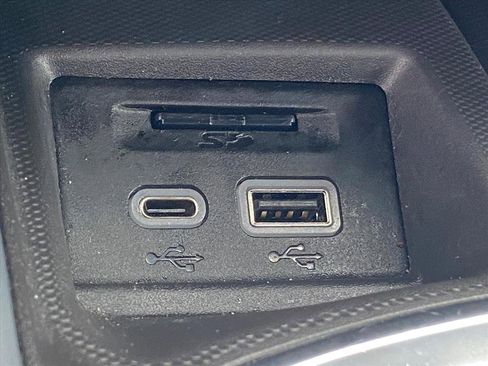 Used 2024 Buick Enclave Premium image 19