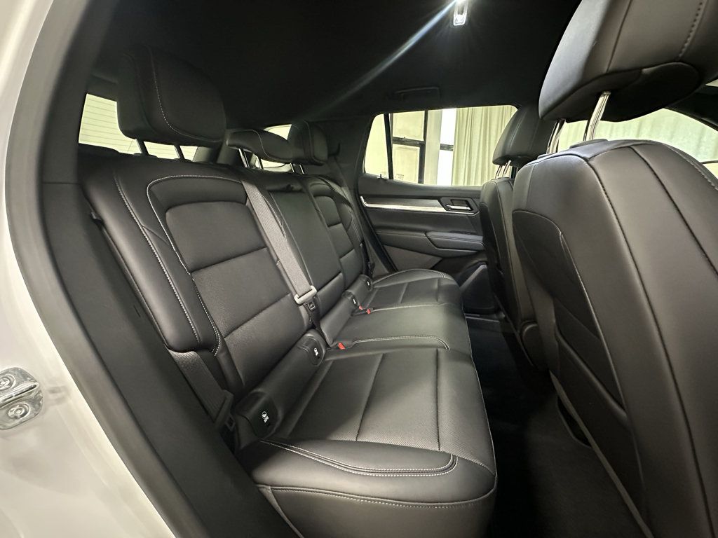 Used 2026 GMC Terrain Elevation w/ Elevation Premium Package FWD image 17