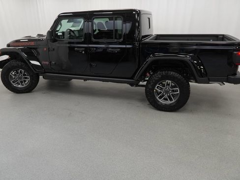 New 2026 Jeep Gladiator Mojave w/ Safety Group image 14
