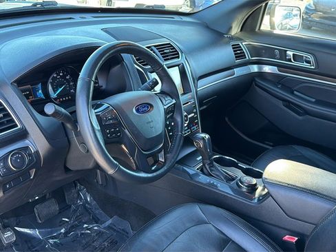 Used 2018 Ford Explorer Limited image 15