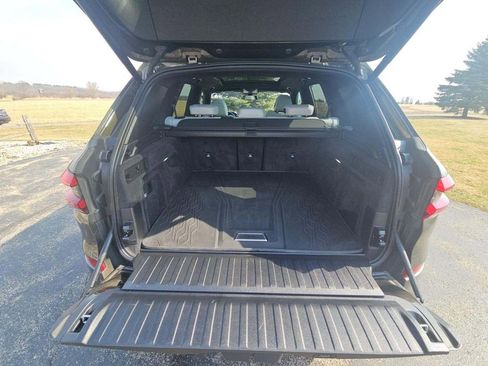 Used 2023 BMW X5 xDrive40i w/ Executive Package image 5