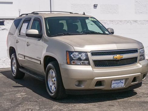 Used 2013 Chevrolet Tahoe LS w/ Convenience Package RWD image 3