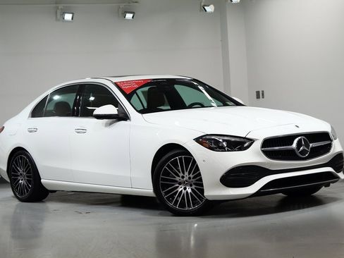 Used 2025 Mercedes-Benz C 300 4MATIC Sedan image 2