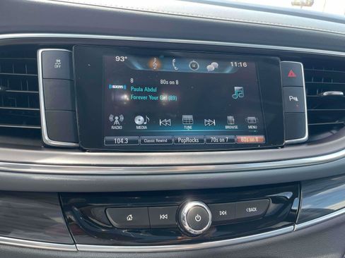Used 2019 Buick Enclave Essence FWD image 10