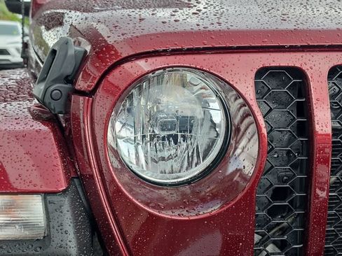 Used 2021 Jeep Gladiator Sport AWD/4WD image 10