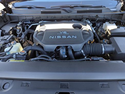 New 2026 Nissan Armada SL w/ Captain's Chari Seat Package AWD/4WD image 10