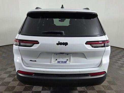 Used 2023 Jeep Grand Cherokee L Laredo image 7